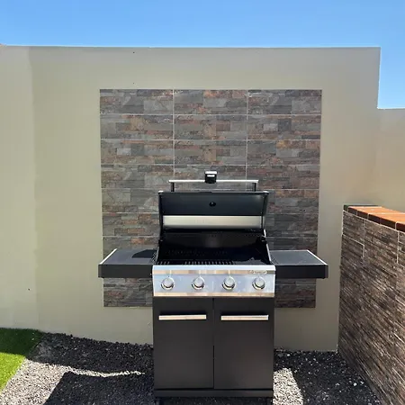 וילה Sol Heated Pool Putting Sleeps 8 אדחה